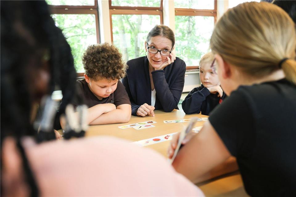 Die Zahl der Schülerinnen und Schüler in Hamburg ist nach Angaben der Schulbehörde seit 2019 um rund 25.000 auf nunmehr rund 221.000 gestiegen. (Archivbild)Christian Charisius/dpa