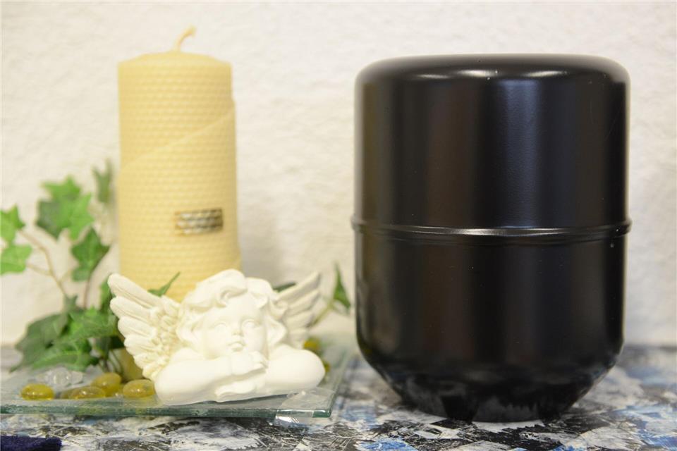 Die Zahl der Sterbefälle steigt. (Symbolbild)Patrick Seeger/dpa