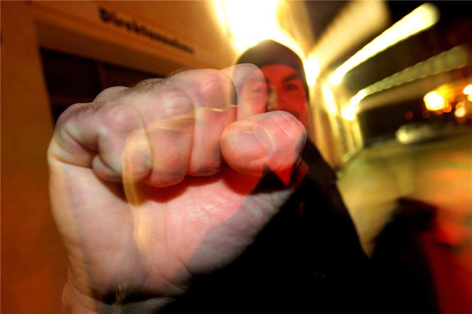 Die Zahl der Tatverdächtigen im Alter von unter 18 Jahren ist im vergangenen Jahr in Hamburg gesunken. (Symbolbild)Karl-Josef Hildenbrand/dpa