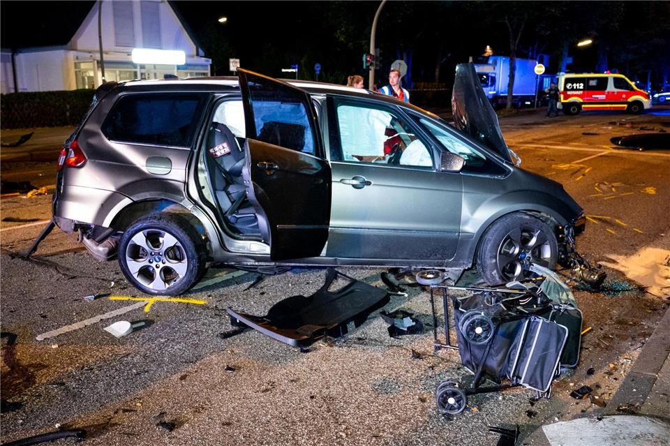 Die Zahl der Verkehrstoten in Hamburg ist 2024 um fast 40 Prozent gestiegen.Daniel Bockwoldt/dpa
