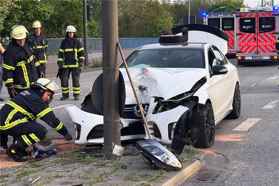 Die Zahl der Verkehrsunfälle in Hamburg ist in den ersten neun Monaten des Jahres leicht gestiegen. (Archivbild)Rene Schröder/News5/dpa