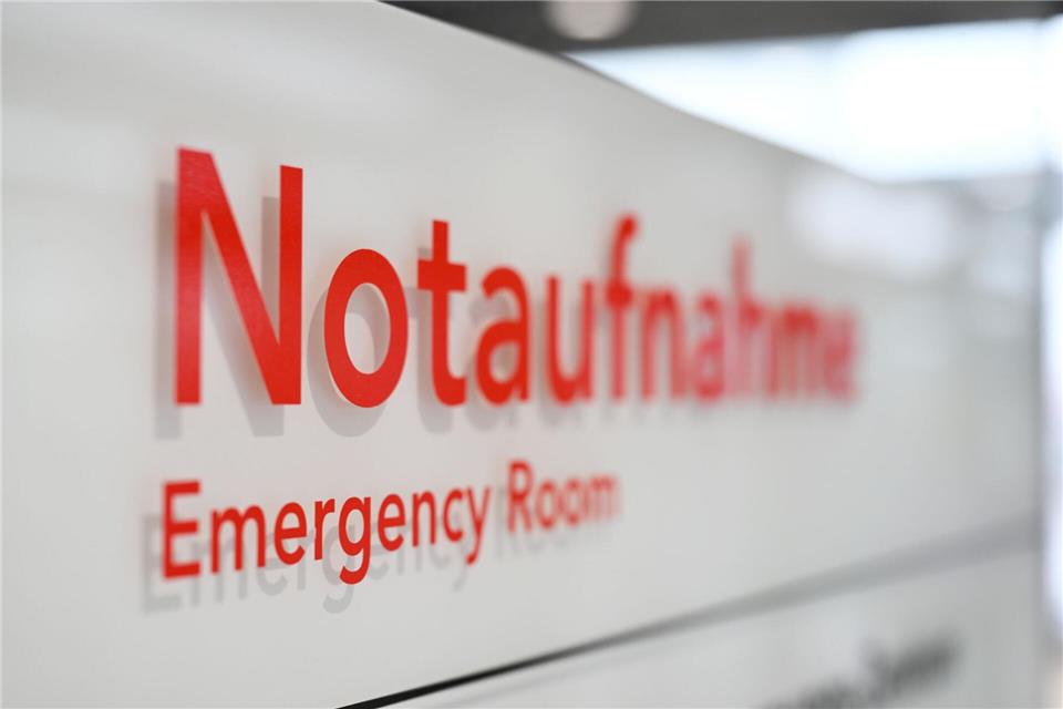 Die Zahl der ambulanten Notfallbehandlungen in NRW ist gestiegen. (Archivbild) Marijan Murat/dpa