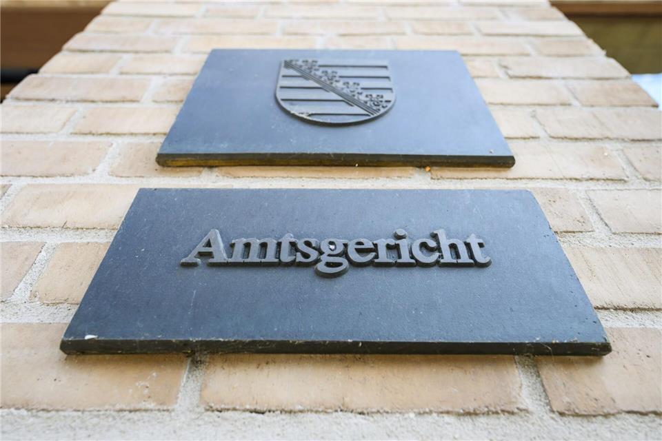 Die Zahl der beschleunigten Verfahren sinkt. (Symbolbild)Robert Michael/dpa