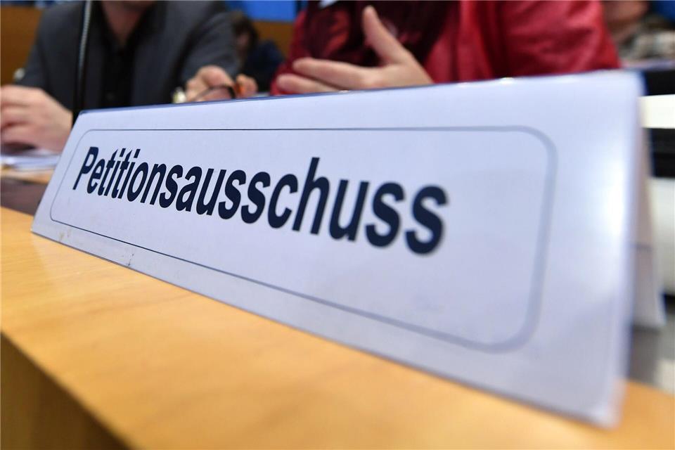 Die Zahl der eingereichten Petitionen ist in Thüringen gestiegen. (Archivbild)Martin Schutt/dpa-Zentralbild/dpa