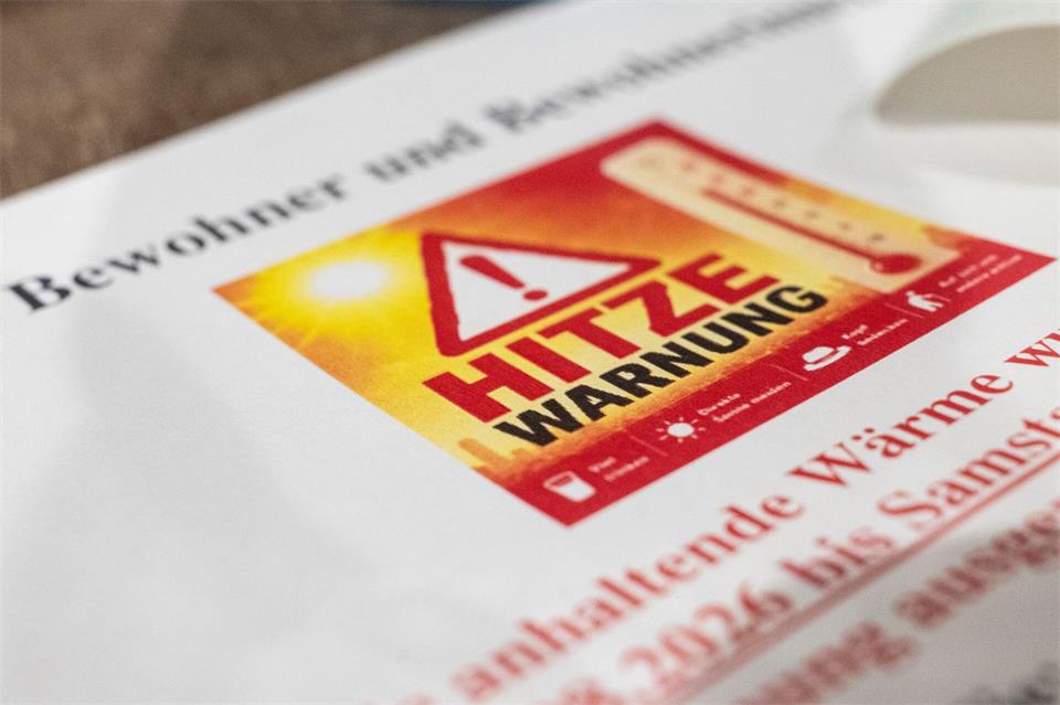 Die Zahl der erwarteten Hitzetoten steigt in Hessen auf mehr als 2.000. (Symbolbild) Hannes P. Albert/dpa