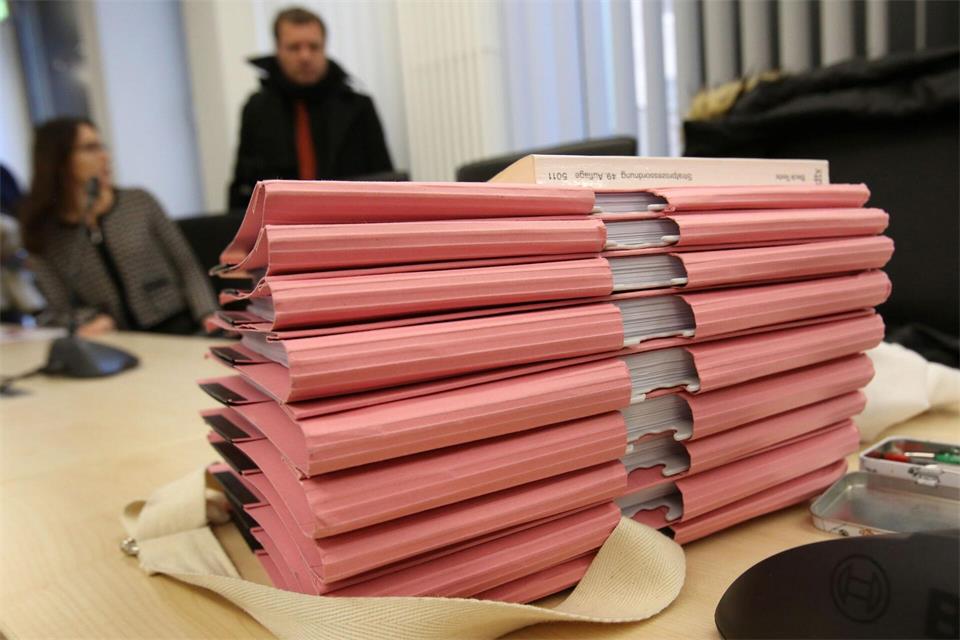 Die Zahl der offenen Ermittlungsverfahren in MV ist deutlich gestiegen. (Symbolbild)Bernd Wüstneck/dpa