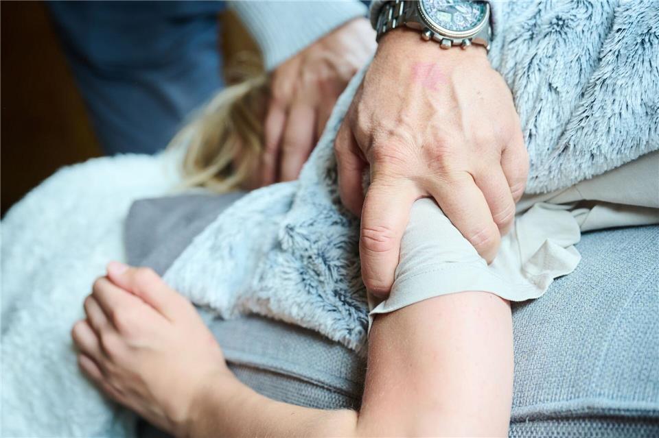 Die Zahlen festgestellter Kindeswohlgefährdungen sind gestiegen. (Symbolbild)Annette Riedl/dpa
