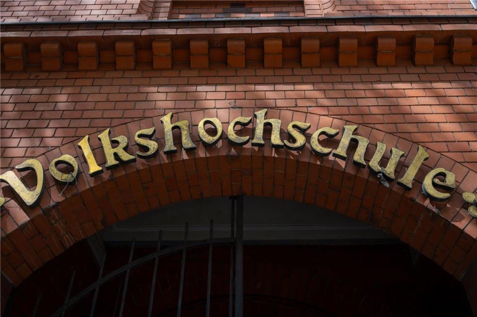Die Zeichen stehen gut für die Erwachsenenbildung in Berlin. Laut einem Bericht entwickelte diese sich in den letzten Jahren stabil. (Symbolbild)Monika Skolimowska/dpa