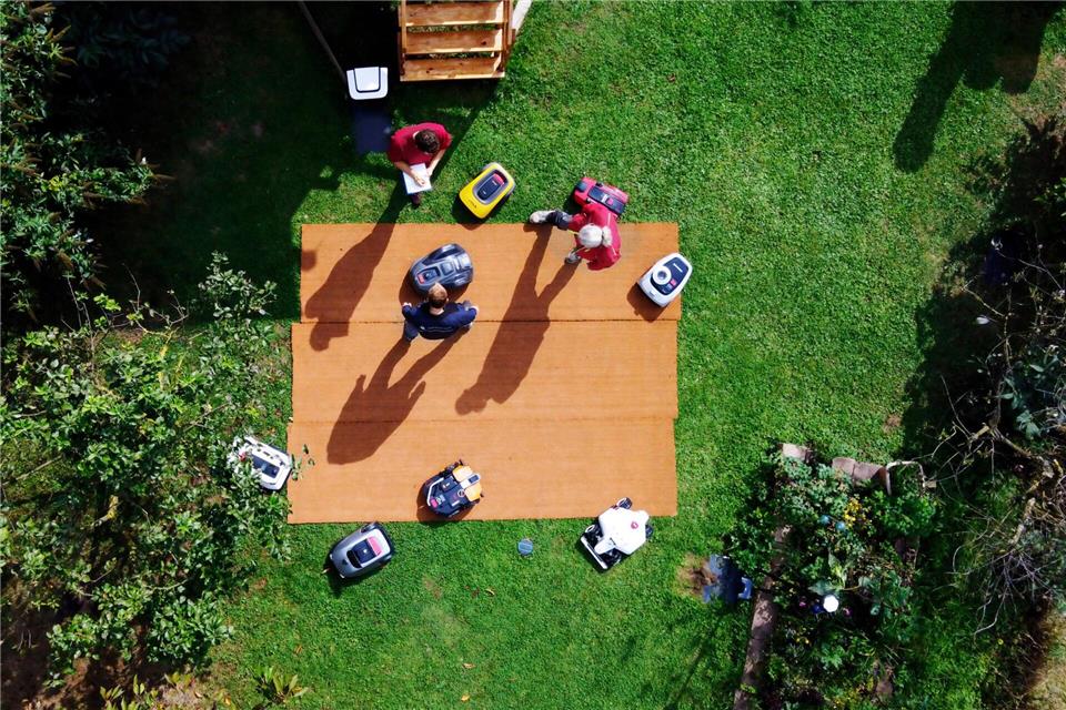 Die Zeitschrift „Selbst ist der Mann“ hat gemeinsam mit dem TÜV acht Mähroboter zwischen 830 Euro und 3000 Euro getestet.selbst ist der Mann/dpa-tmn