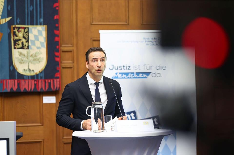 Die Zentrale zur Bekämpfung von Betrug und Korruption im Gesundheitswesen besteht neben dem Leiter Torsten Haase aus 14 weiteren Staatsanwältinnen und Staatsanwälten, IT-Forensikern und Fachleuten für das Abrechnungswesen.Daniel Löb/dpa