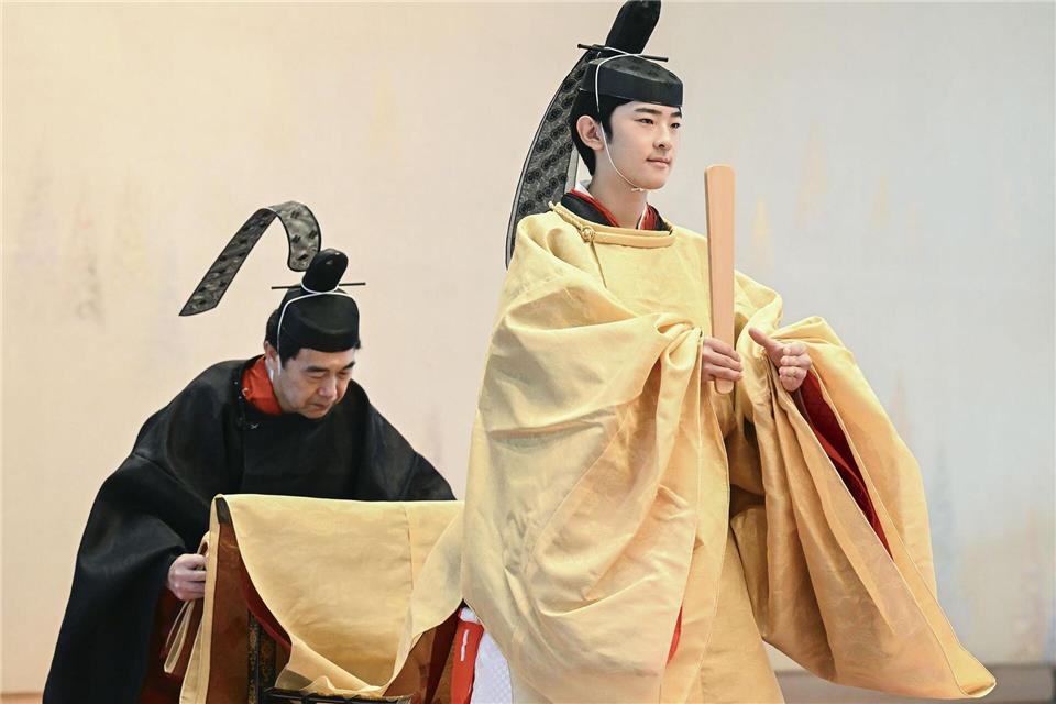 Zeremonie in Japan: Prinz Hisahito ist offiziell erwachsen Die Zeremonie fand aus organisatorischen Gründen erst ein Jahr nach Hisahitos 18. Geburtstag statt.---/Kyodo/dpa