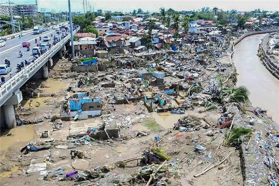 Die Zerstörungen auf den Philippinen sind gewaltig,Philippine Red Cross/XinHua/dpa