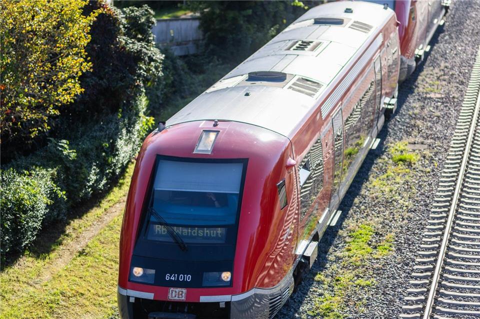 Die Züge der Hochrheinbahn fahren zwischen Basel und dem badischen Erzingen. Philipp von Ditfurth/dpa
