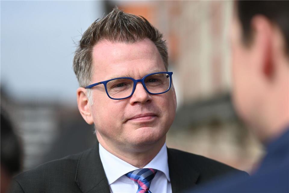 Die Zukunft der Schifffahrt ist digital, sagt BSH-Präsident Helge Heegewaldt. (Archivbild)David Hammersen/dpa
