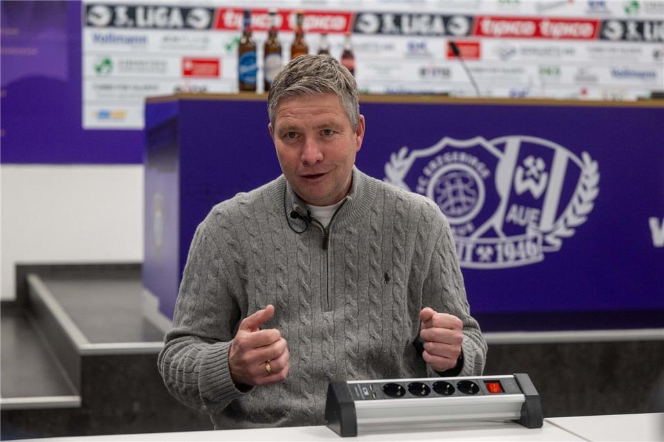 Die Zukunft von Michael Tarnat, Sport-Geschäftsführer von Erzgebirge Aue, ist geklärt. (Archivbild)Matthias Koch/dpa