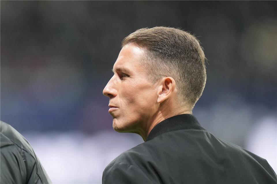 Die Zukunft von Wolfsburgs Coach Daniel Bauer ist ungewiss.Thomas Frey/dpa