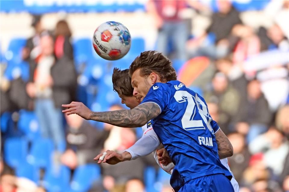 Die Zuschauer sahen im Wildpark ein umkämpftes Spiel. Uli Deck/dpa