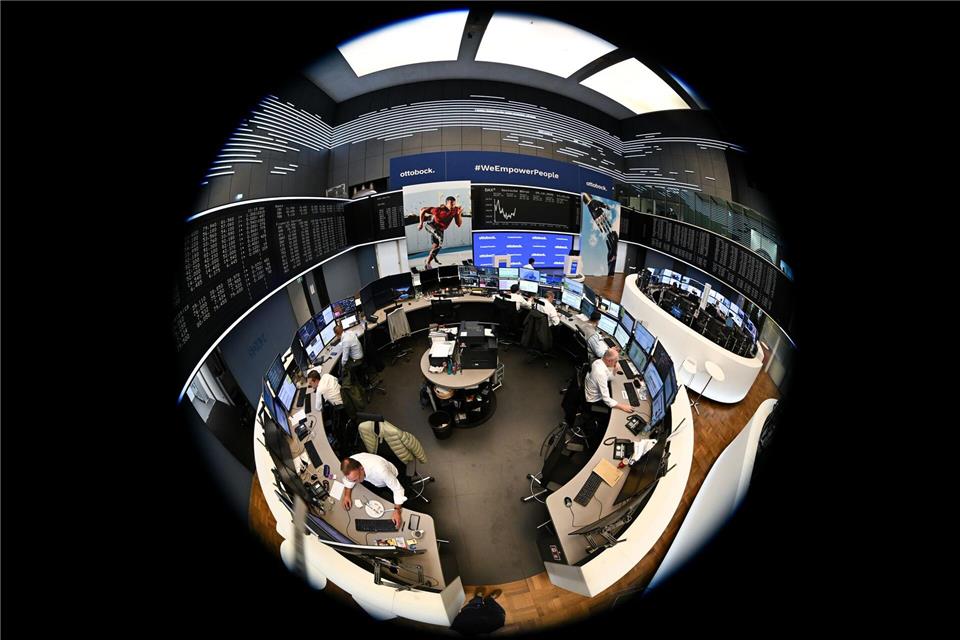 Die Zuversicht der Börsianer zeigt sich am Dax-Kurs.Arne Dedert/dpa