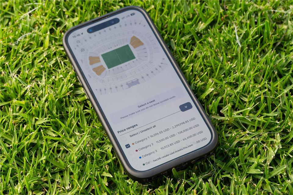 Die Zweitmarktpreise für die Fußball-WM sind exorbitant hoch.Maximilian Haupt/dpa