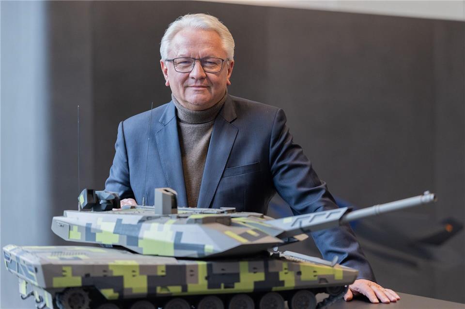 Die aktuelle Diskussion über den Wehrdienst hält der 63-jährige Papperger für richtig. (Archivbild)Rolf Vennenbernd/dpa
