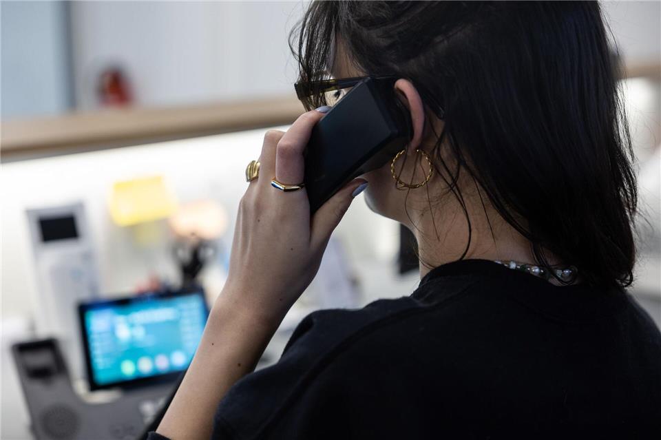 Die allermeisten Frauen verdienen in Partnerschaften weniger als der Mann (Archivbild)Hannes P Albert/dpa