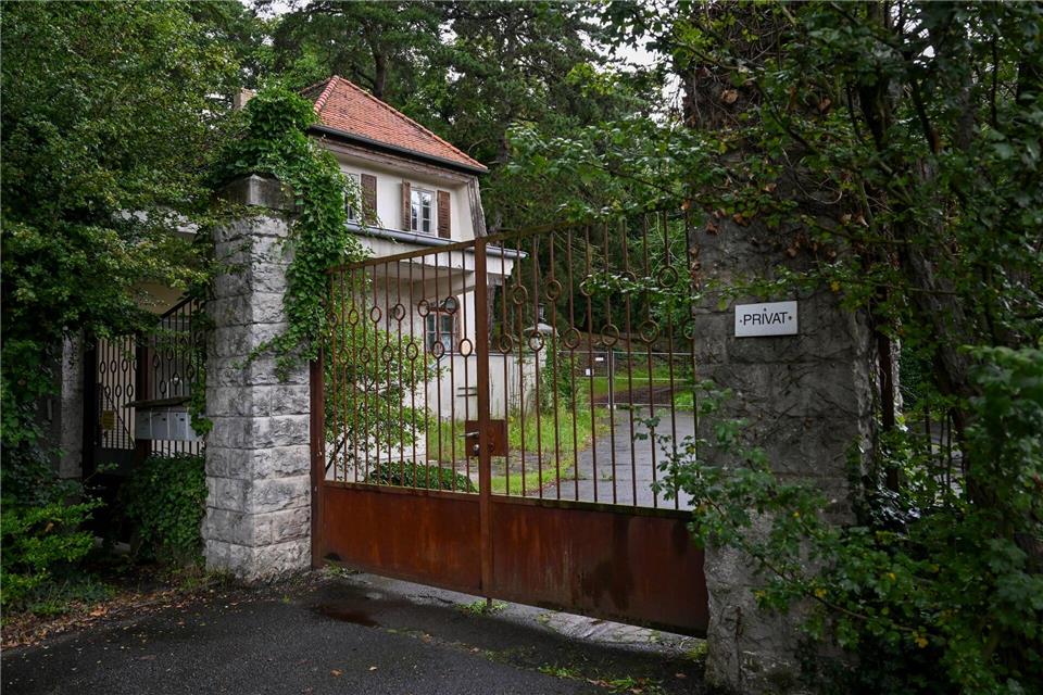 Die alte Siemens-Villa soll zwangsversteigert werden. Jens Kalaene/dpa
