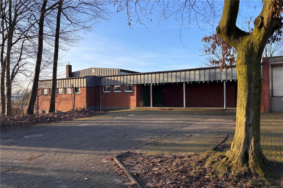 Die alte Turnhalle in Grütlohn ist in die Jahre gekommen und soll in einen zeitgemäßen Treffpunkt für alle Generationen verwandelt werden.