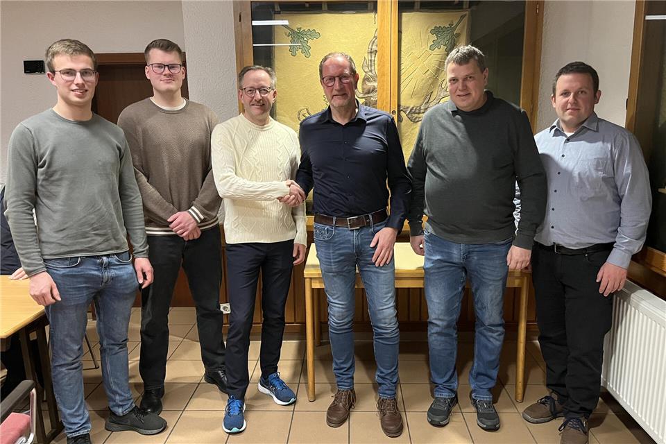 Die alten und neuen Vorstandsmitglieder Felix Spietenborg stellen sich fürs Foto auf (v.l.): Fabian Dickmann, Bernhard Uebbing, Thomas Sühling, Jürgen Schlöter und Markus Reckermann.