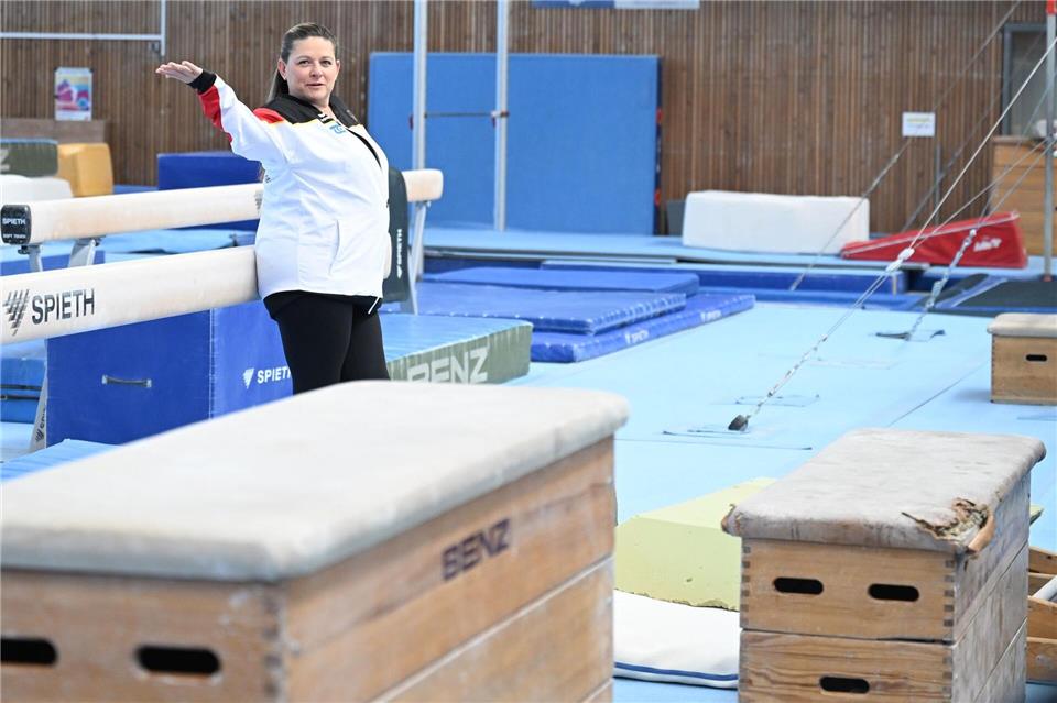 Die amerikanische Trainerin Aimee Boorman verlässt den Stuttgarter Turn-Stützpunkt. (Archivbild)Bernd Weißbrod/dpa