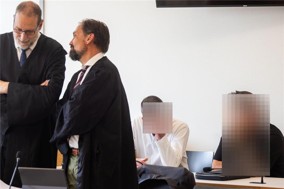 Die beiden Angeklagten ließen Erklärungen von ihren Verteidigern verlesen.Philipp von Ditfurth/dpa