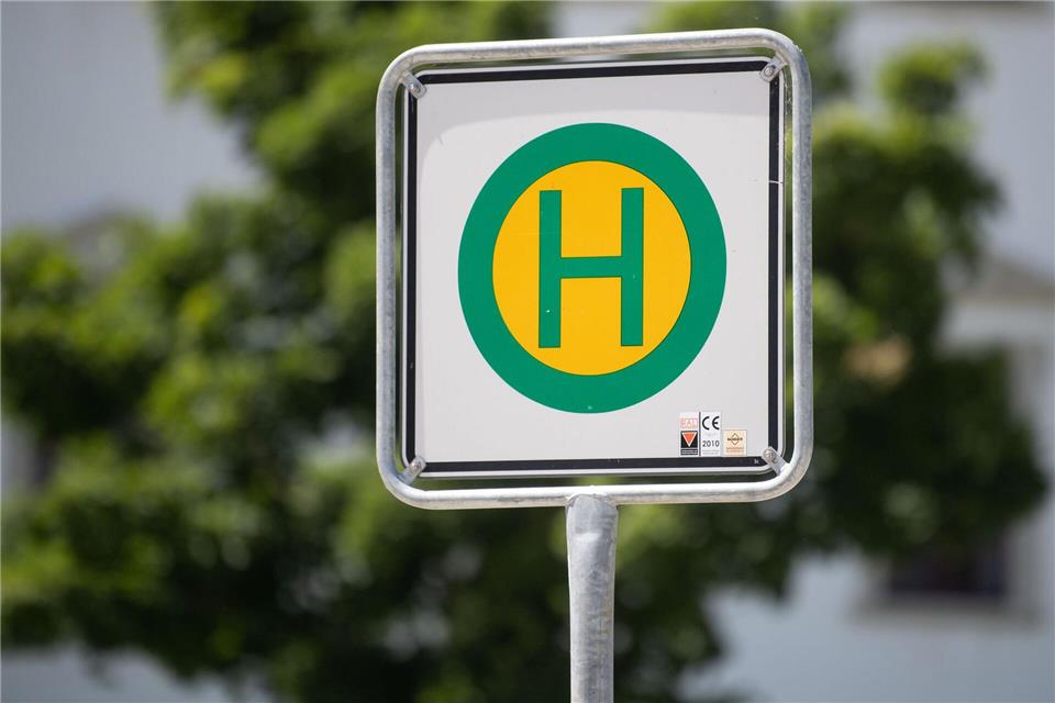 Die beiden Angreifer flüchteten. (Symbolbild)Marijan Murat/dpa