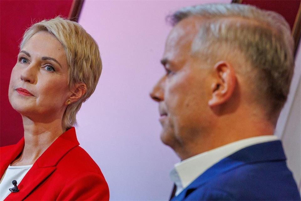 Die beiden Kontrahenten schenkten sich nichts.Jens Büttner/dpa