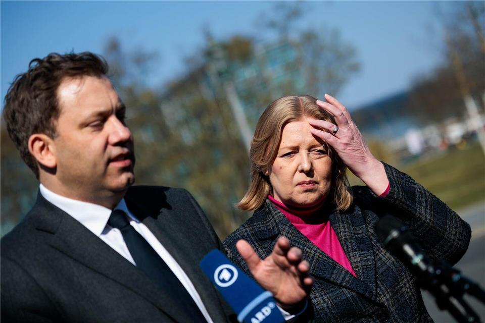 Die beiden Parteichefs wollen sich gemeinsam äußern. (Archivbild)Carsten Koall/dpa