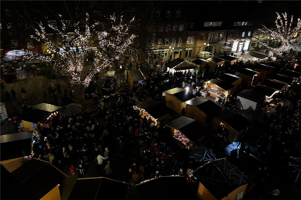 Die beleuchteten Bäume in der Borkener Innenstadt sorgen besonders in den Abendstunden und während der Winterzeit für eine stimmungsvolle Atmosphäre.