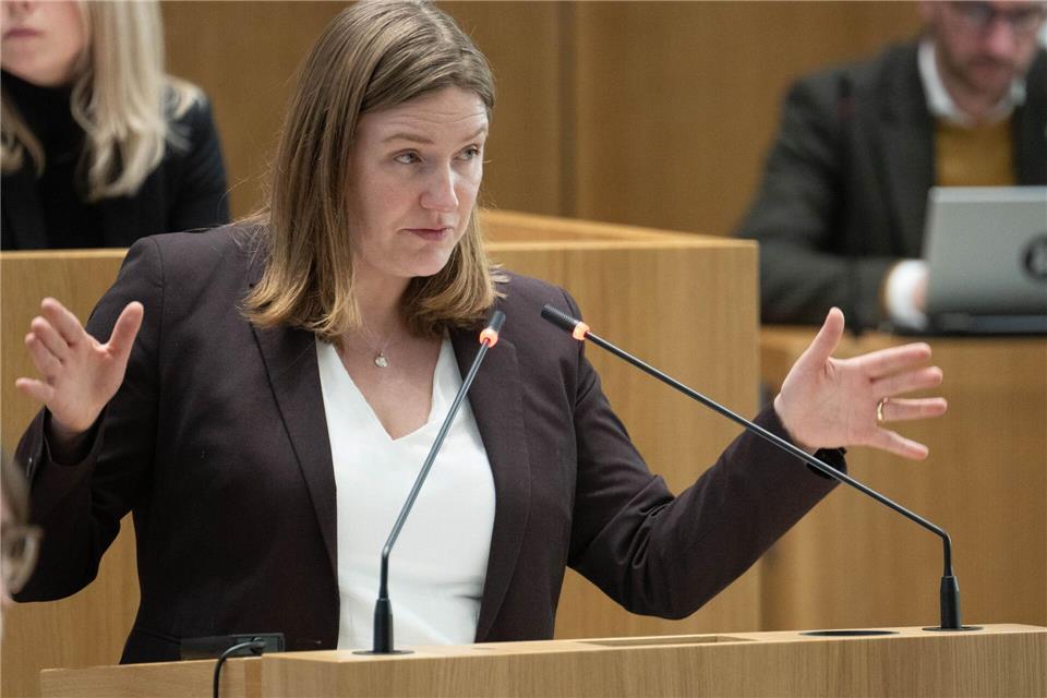 Die bildungspolitische Sprecherin der Grünen sieht das Wahlrecht für Gesamtschulen eingeschränkt. (Archivfoto) Boris Roessler/dpa