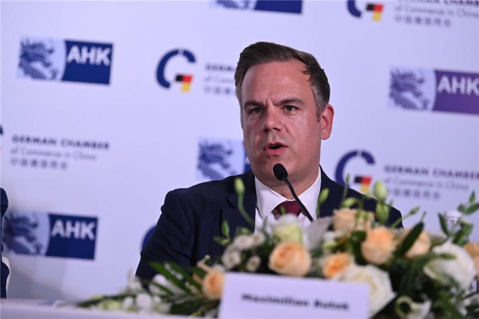 Die deutsche Auslandshandelskammer sieht in China weiter Unsicherheiten für Firmen aus Deutschland. (Archivbild)   Johannes Neudecker/dpa