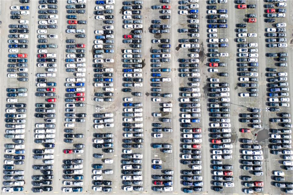 Die deutsche Autoindustrie bewertet die Exportaussichten innerhalb Europas positiv. (Symbolbild)Julian Stratenschulte/dpa
