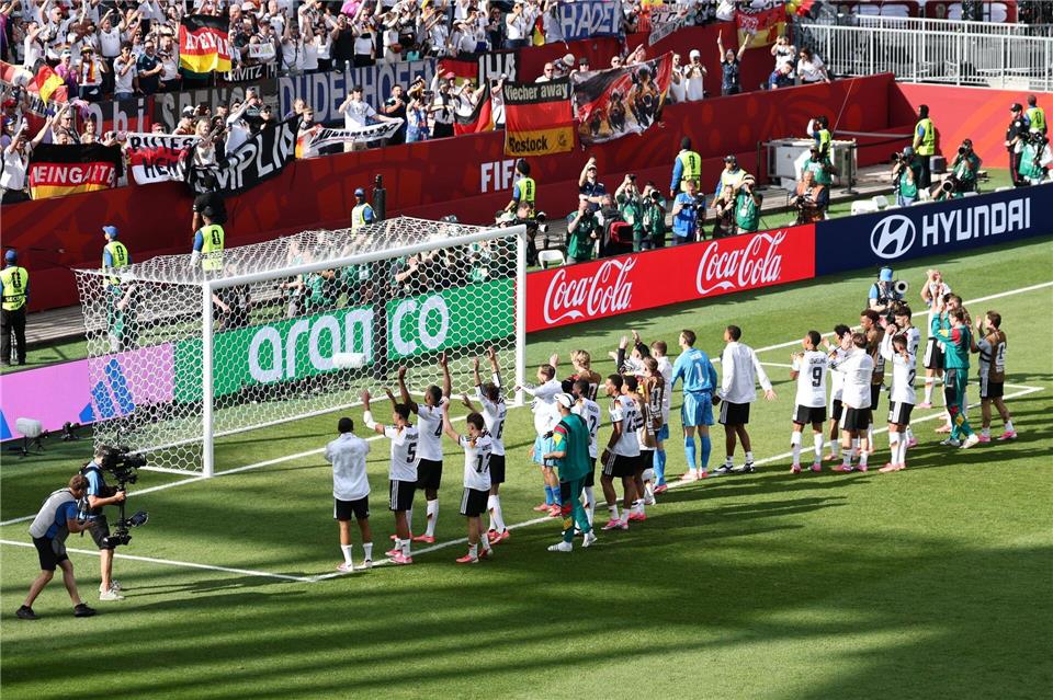 Die deutsche Mannschaft lässt sich feiern.Christian Charisius/dpa