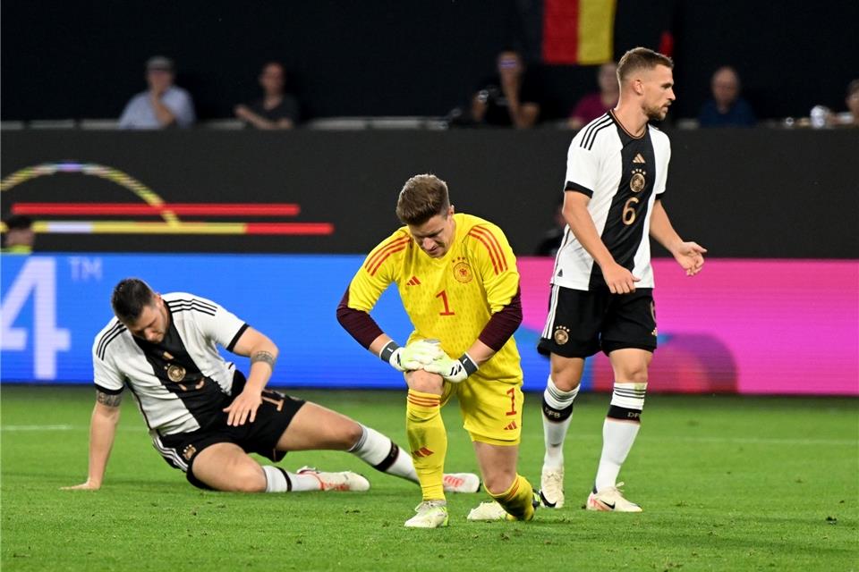 Internationale Pressestimmen zur DFB-Blamage gegen Japan Die deutsche Nationalmannschaft um Niklas Süle, Marc-André ter Stegen und Joshua Kimmich (l-r) verlor deutlich gegen Japan.