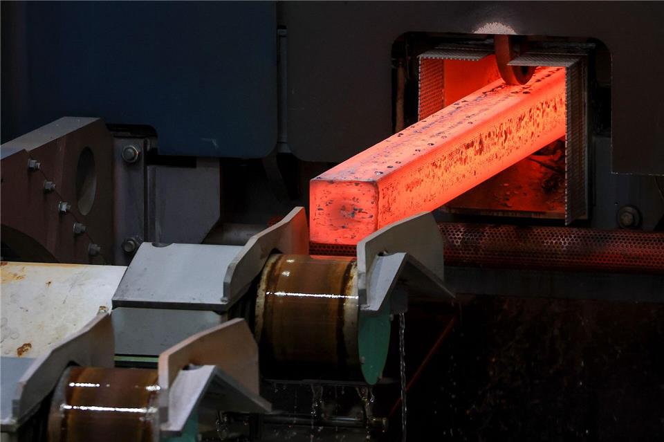 IG Metall: Bund muss in Stahlkrise entschlossen handeln Die deutsche Stahlindustrie leidet unter der Krise in Abnehmerbranchen, vor allem der Autoindustrie. (Archivbild)Jan Woitas/dpa