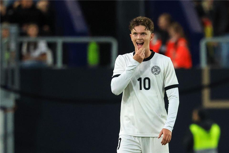 Fehlstart und Torwart-Blackout: U21 unterliegt Griechenland Die deutsche U21 um Paul Wanner erlebte einen fatalen Fehlstart.Jan Woitas/dpa