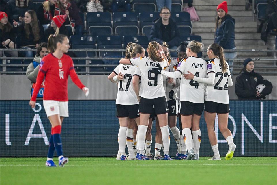 Die deutschen Fußballerinnen sind auch auf Kunstrasen erfolgreich.Carina Johansen/NTB/dpa