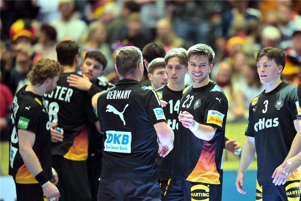 Die deutschen Handballer gehen mit großer Zuversicht in die EM-Hauptrunde.Sina Schuldt/dpa