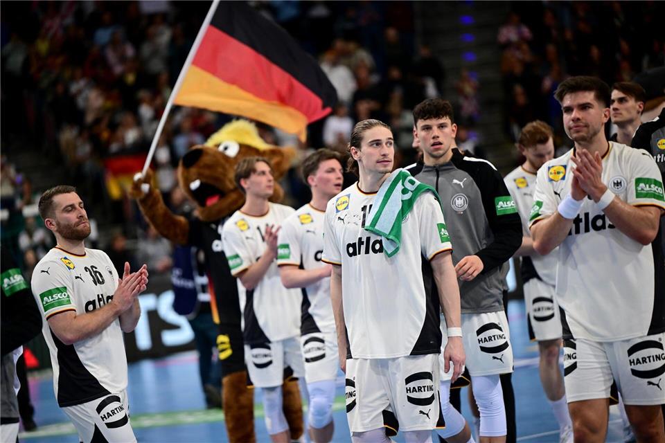 Die deutschen Handballer hoffen bei der EM auf Edelmetall.Sina Schuldt/dpa
