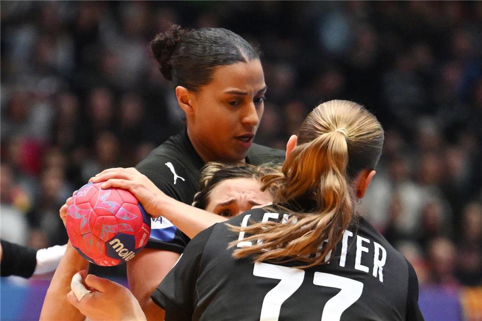 Die deutschen Handballerinnen ließen gegen Uruguay in der Abwehr wenig zu.Marijan Murat/dpa
