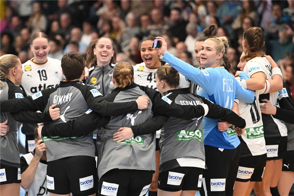 Die deutschen Handballerinnen sind vor dem WM-Auftakt im Stimmungshoch.Marijan Murat/dpa