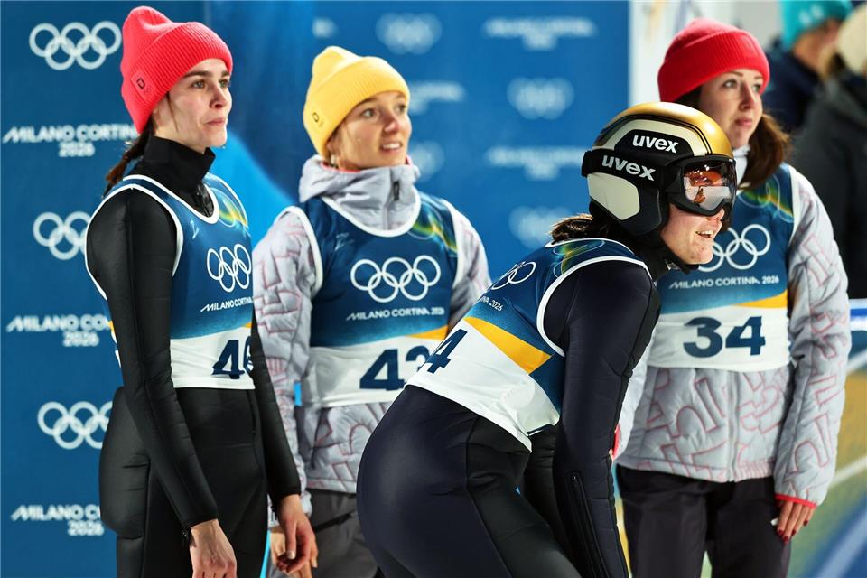 Die deutschen Skispringerinnen verpassten die erhoffte Medaille.Daniel Karmann/dpa