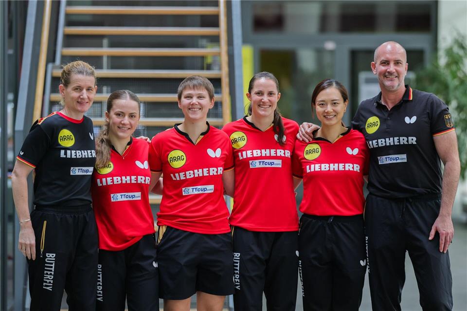 Das schwere Erbe der Ära Boll: Tischtennis-Team heiß auf EM Die deutschen Tischtennis-Nationalspielerinnen vor der Team-EM in Kroatien.Rolf Vennenbernd/dpa