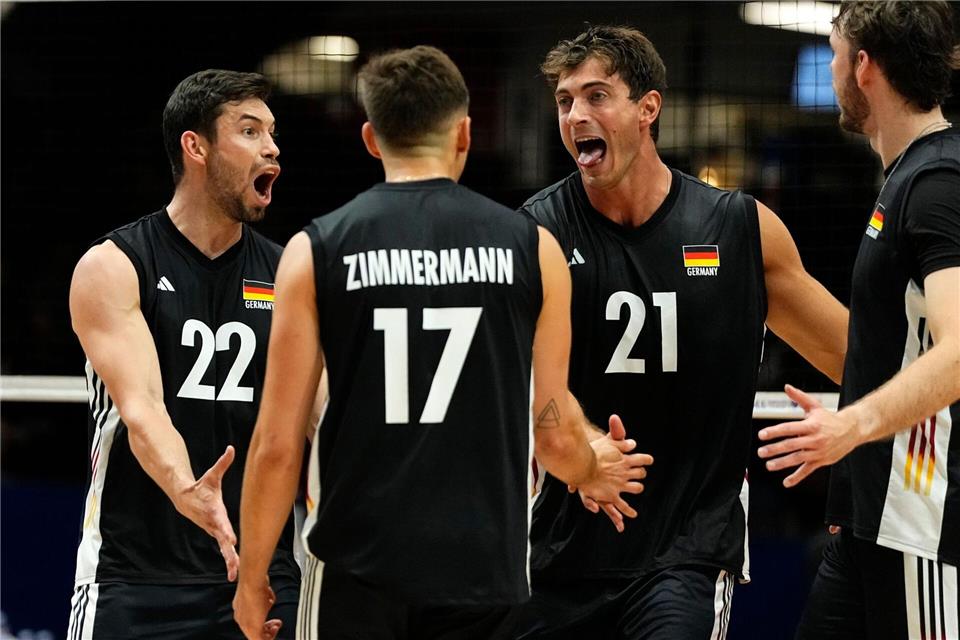 Die deutschen Volleyballer besiegten in der Nations League Olympiasieger Frankreich. (Archivbild)Justin Tang/The Canadian Press/AP/dpa