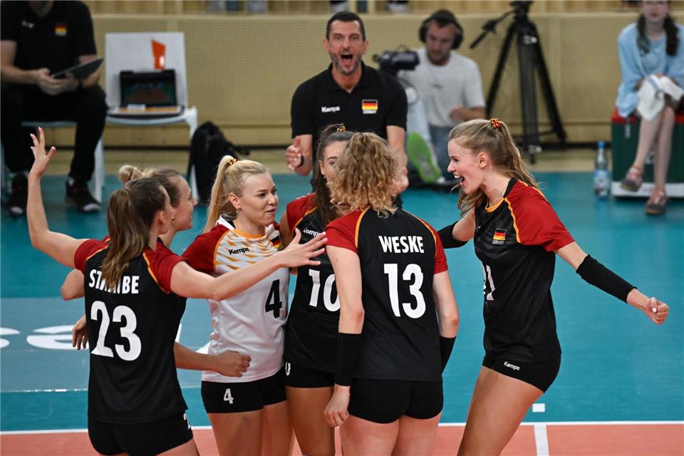 Die deutschen Volleyballerinnen verloren trotz 21 Punkten von Emilia Weske (13) in der Nationenliga 2:3 gegen die Ukraine. (Archivbild)Arne Dedert/dpa